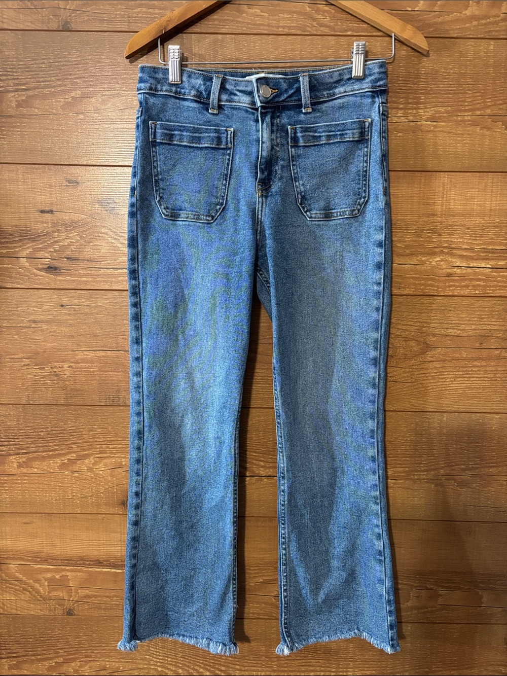 Zara sz 4 High-Rise Min Flare Patch Pocket Jeans w/Raw Edge Hem